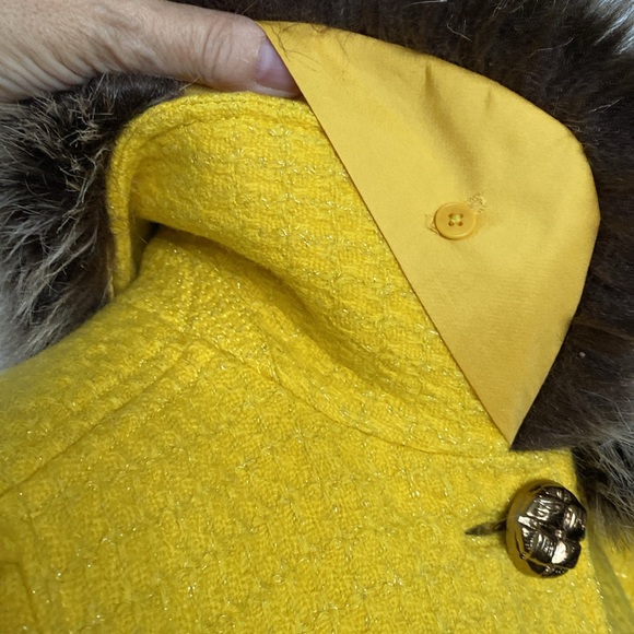 RARE!! Juicy Couture canary yellow 98% wool, detachable faux fur, button down M - Picture 8 of 17